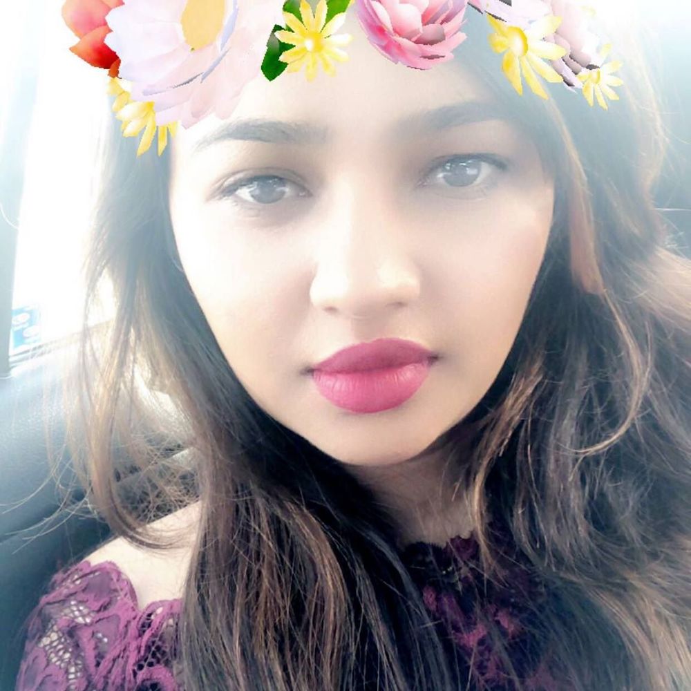 Meet your Posher, Moyna